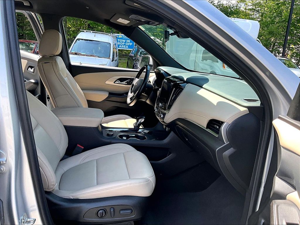 2022 Chevrolet Traverse — photo 14