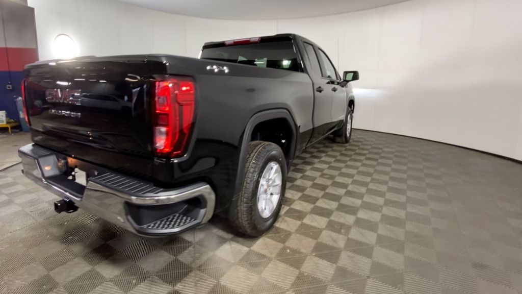 2024 GMC Sierra 1500 Pro 8