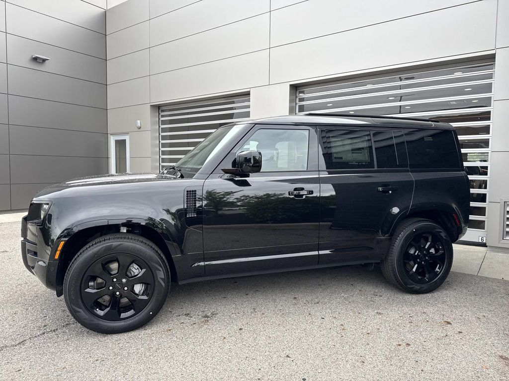 New 2026 Black Land Rover X-Dynamic SE image 3