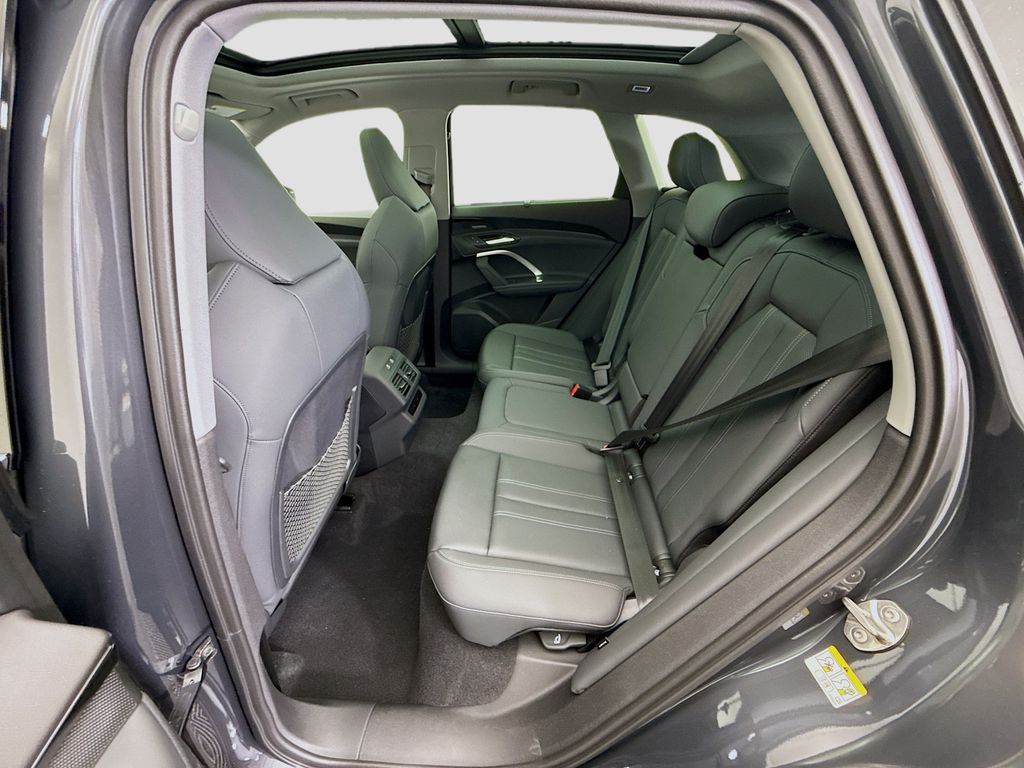 Thumbnail: 2025 Audi Q5 - 20