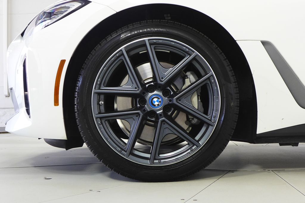 Thumbnail: 2023 BMW i4 - 5