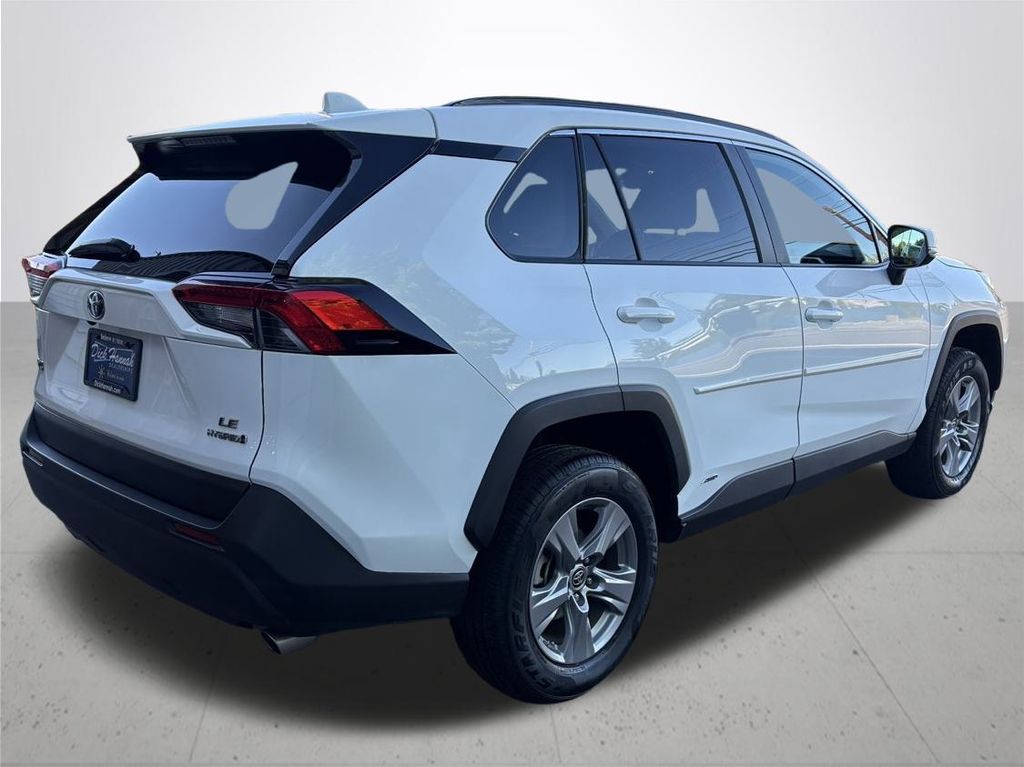 2023 Toyota RAV4 Hybrid LE