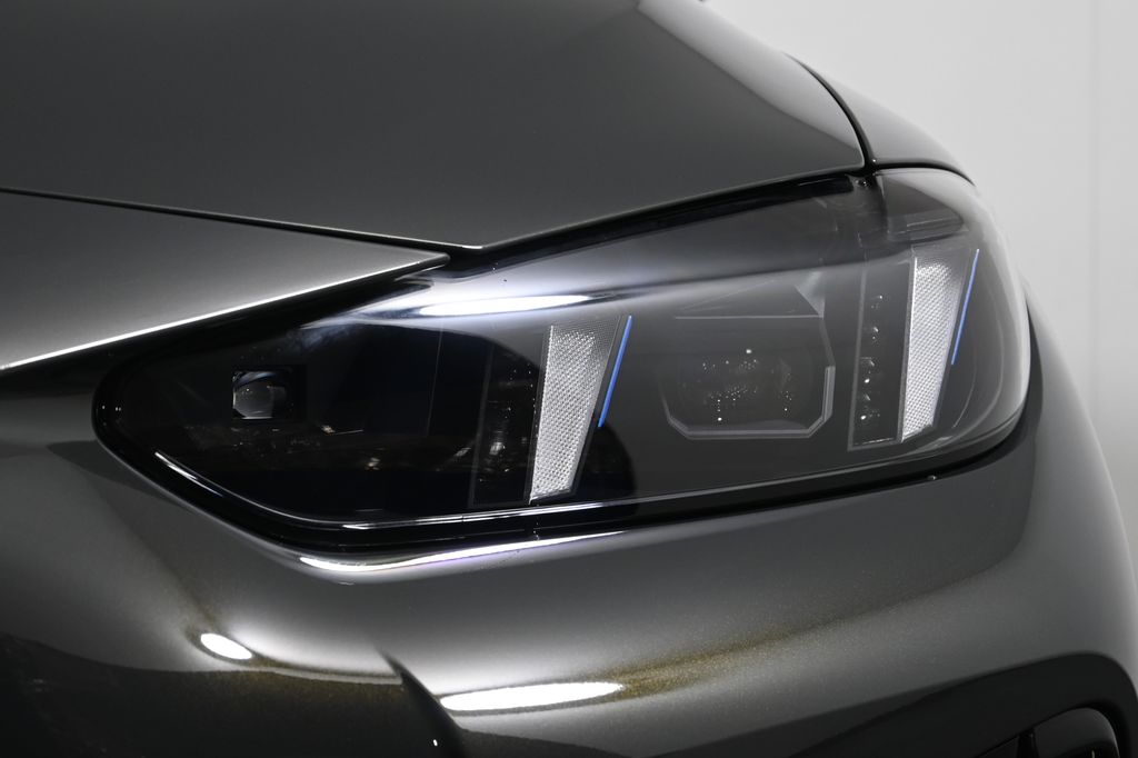 Thumbnail: 2026 BMW i4 - 11