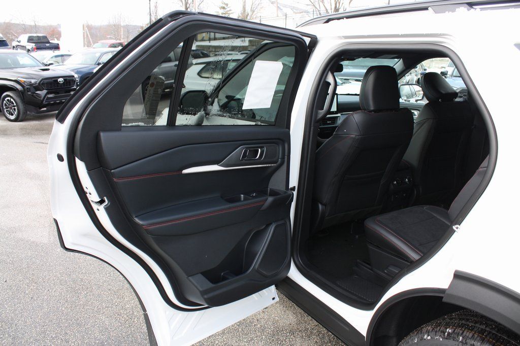 2026 Ford Explorer ST - Photo 13