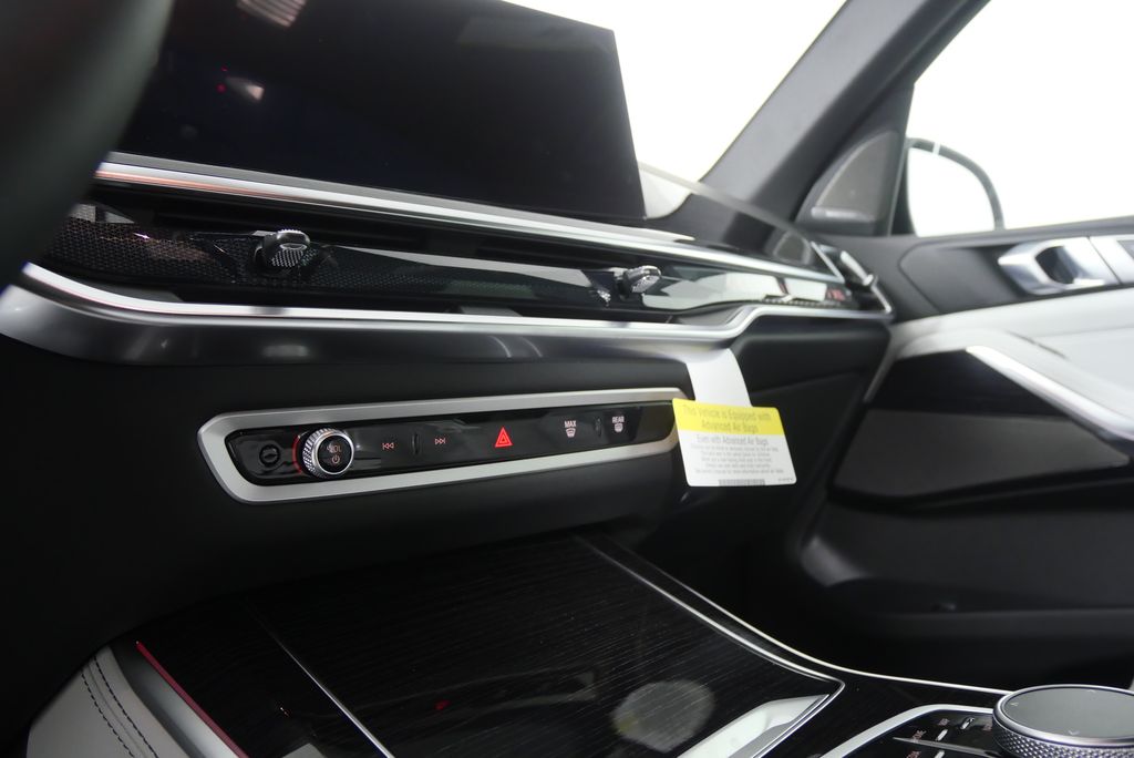 Thumbnail: 2026 BMW X5 - 21