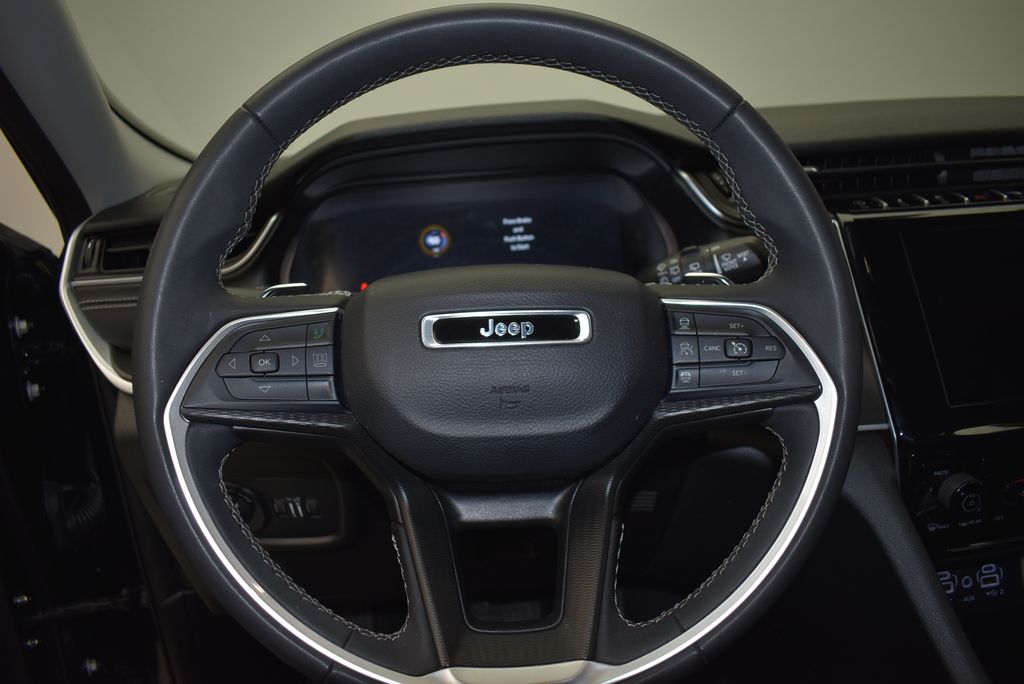 Thumbnail: 2023 Jeep Grand Cherokee - 15