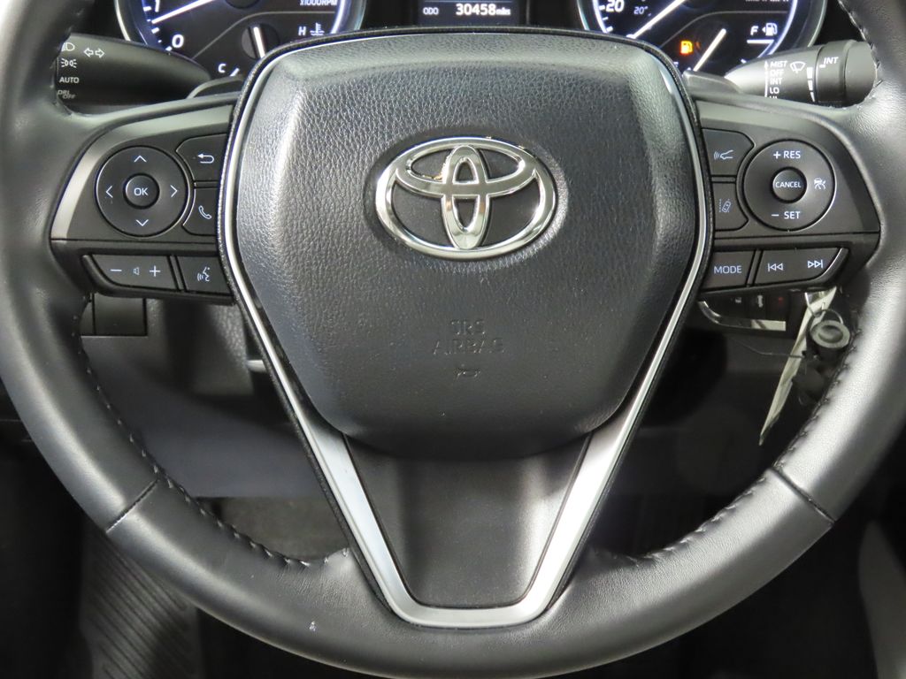 Thumbnail: 2018 Toyota Camry - 15