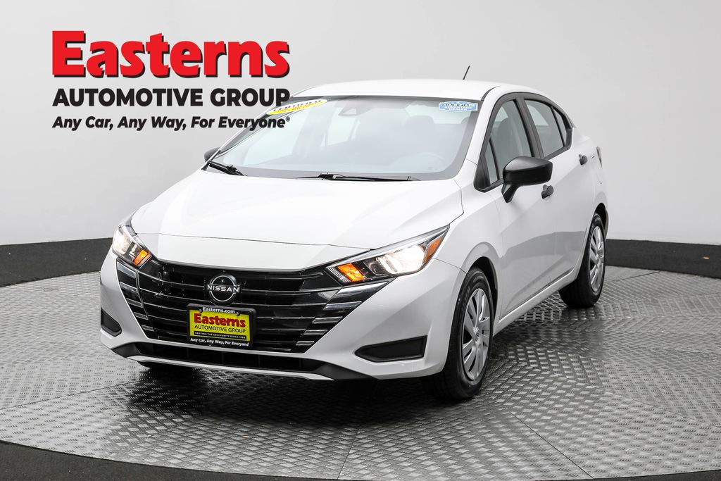 2023 Nissan Versa Sedan S's photo