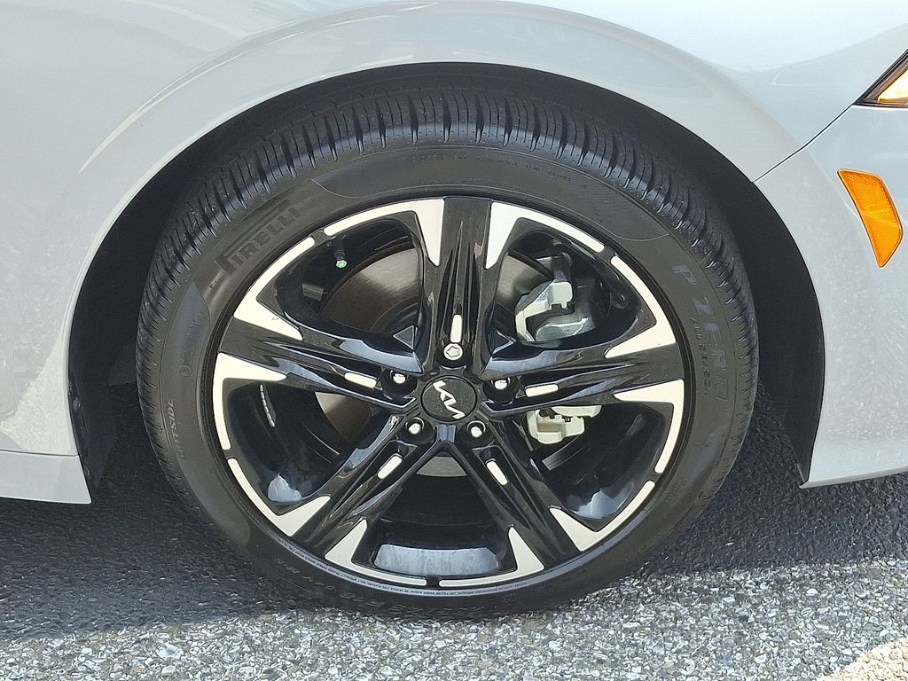 2024 Kia K5 GT-Line 8
