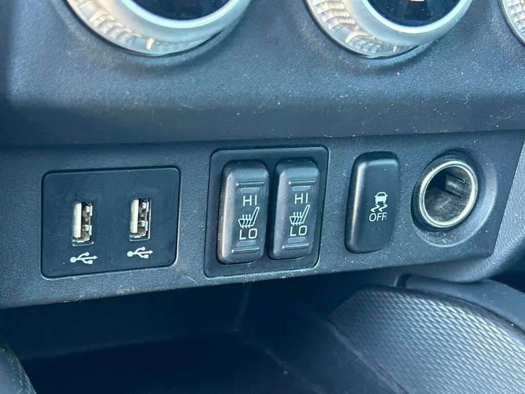 Used 2021 Gray Mitsubishi 2.0 SE image 32