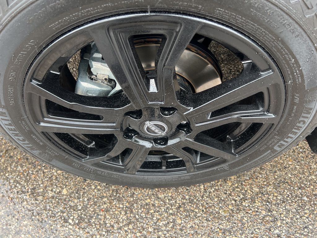 2024 Nissan Kicks SR photo