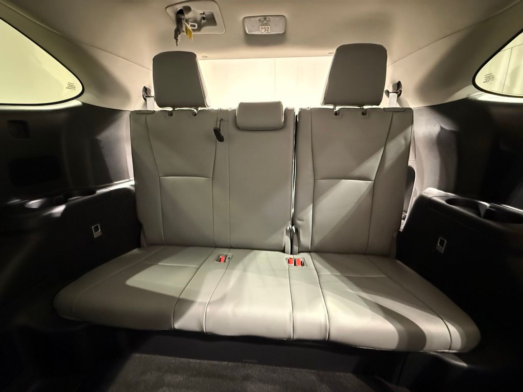 Thumbnail: 2022 Toyota Highlander - 23