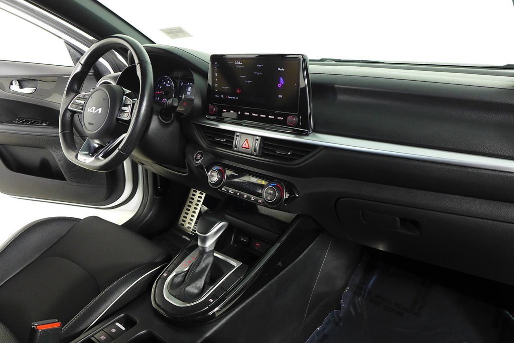 Thumbnail: 2024 Kia Forte - 13