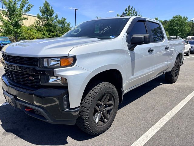 Silver Ice Metallic 2019 Chevrolet Silverado 1500 Custom Trail Boss Crew Cab 4WD Pickup Truck Four-Wheel Drive 6-Speed Automatic Overdrive