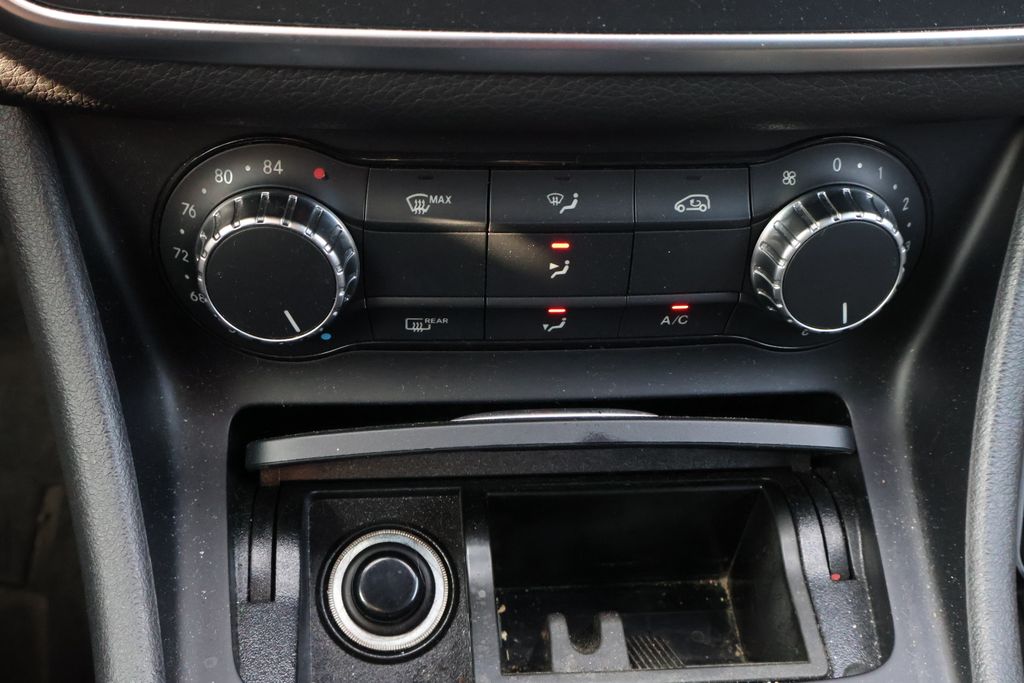 2014 Mercedes-Benz CLA 250 24