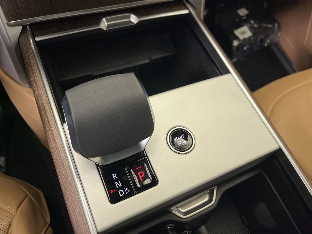 Thumbnail: 2026 Land Rover Range Rover - 20