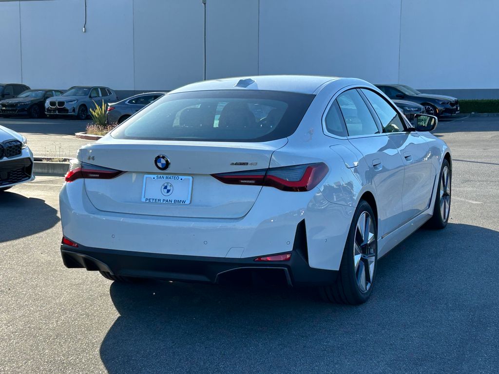 Thumbnail: 2026 BMW i4 - 5