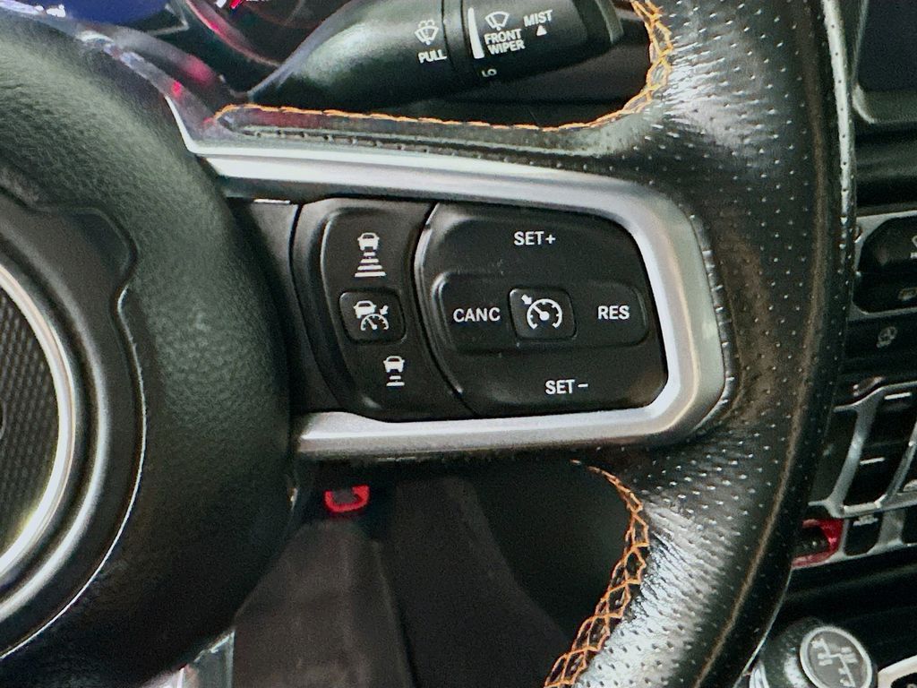 Used 2021 White Jeep Mojave image 26