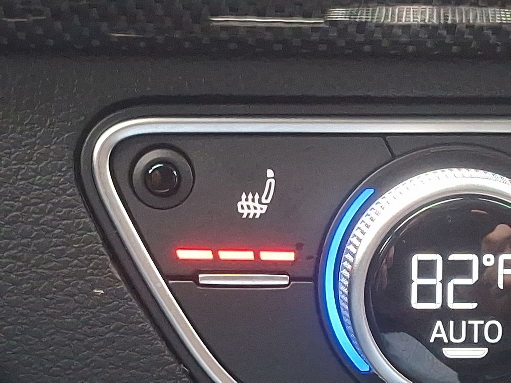 Thumbnail: 2023 Audi SQ5 - 24