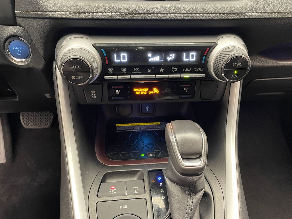 Thumbnail: 2021 Toyota RAV4 - 28
