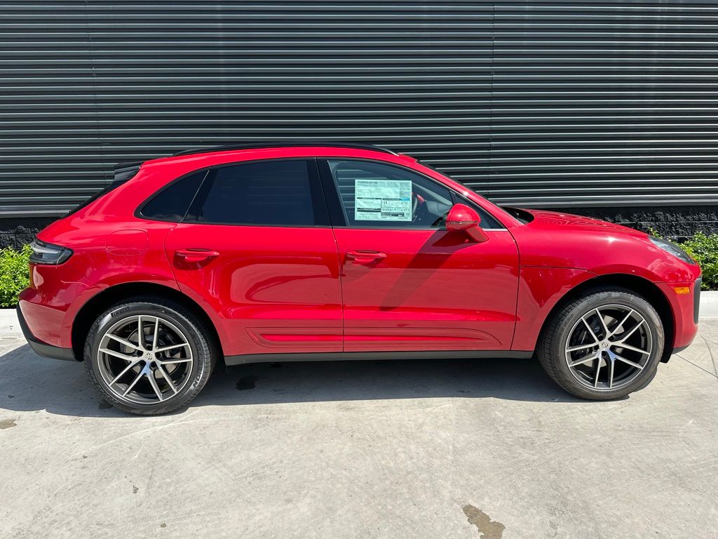 Thumbnail: 2025 Porsche Macan - 8