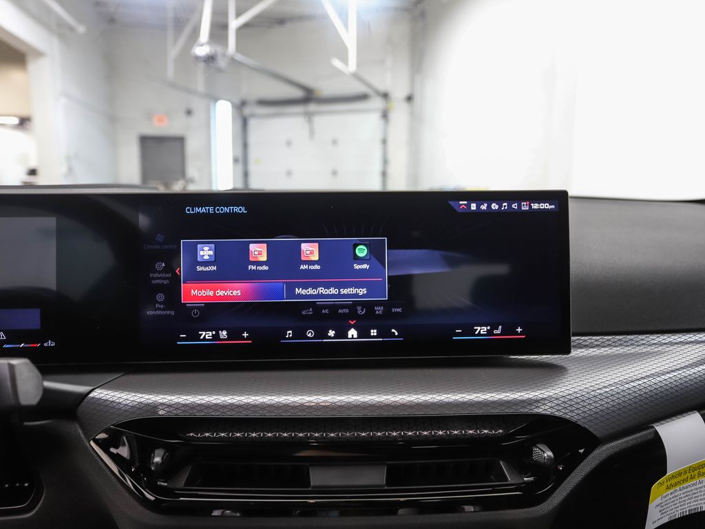 Thumbnail: 2025 BMW 2 Series - 16