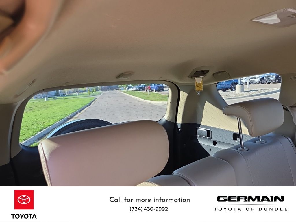 2010 Toyota RAV4 Limited photo 18