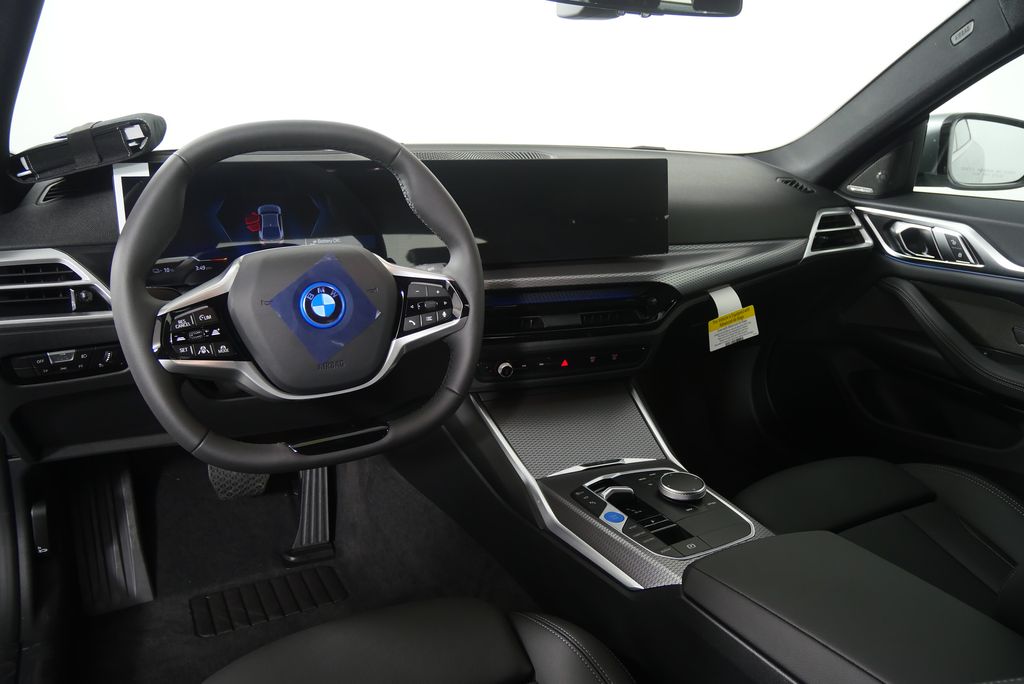 Thumbnail: 2026 BMW i4 - 18