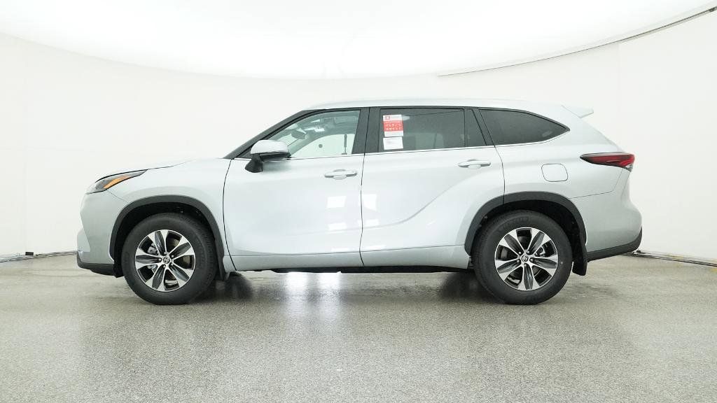 Thumbnail: 2025 Toyota Highlander - 19