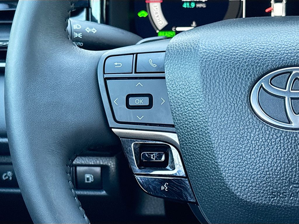 Thumbnail: 2025 Toyota Camry - 11