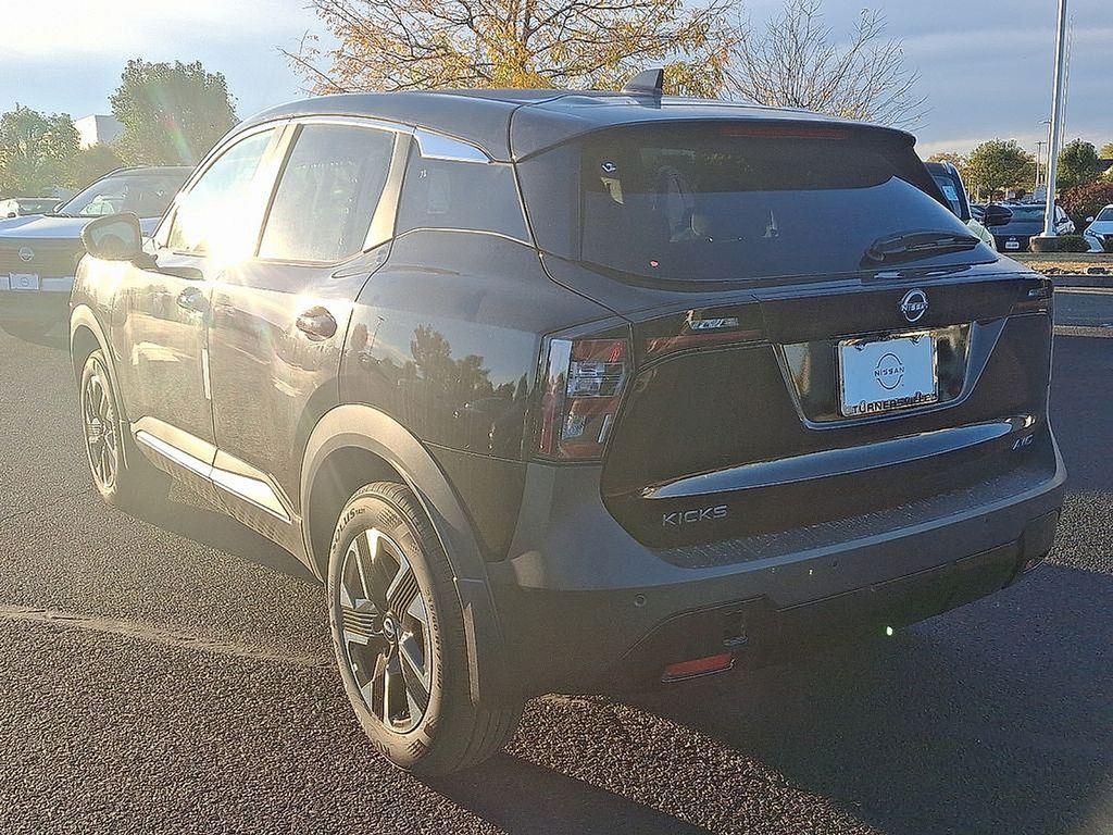 2025 Nissan Kicks SV 3
