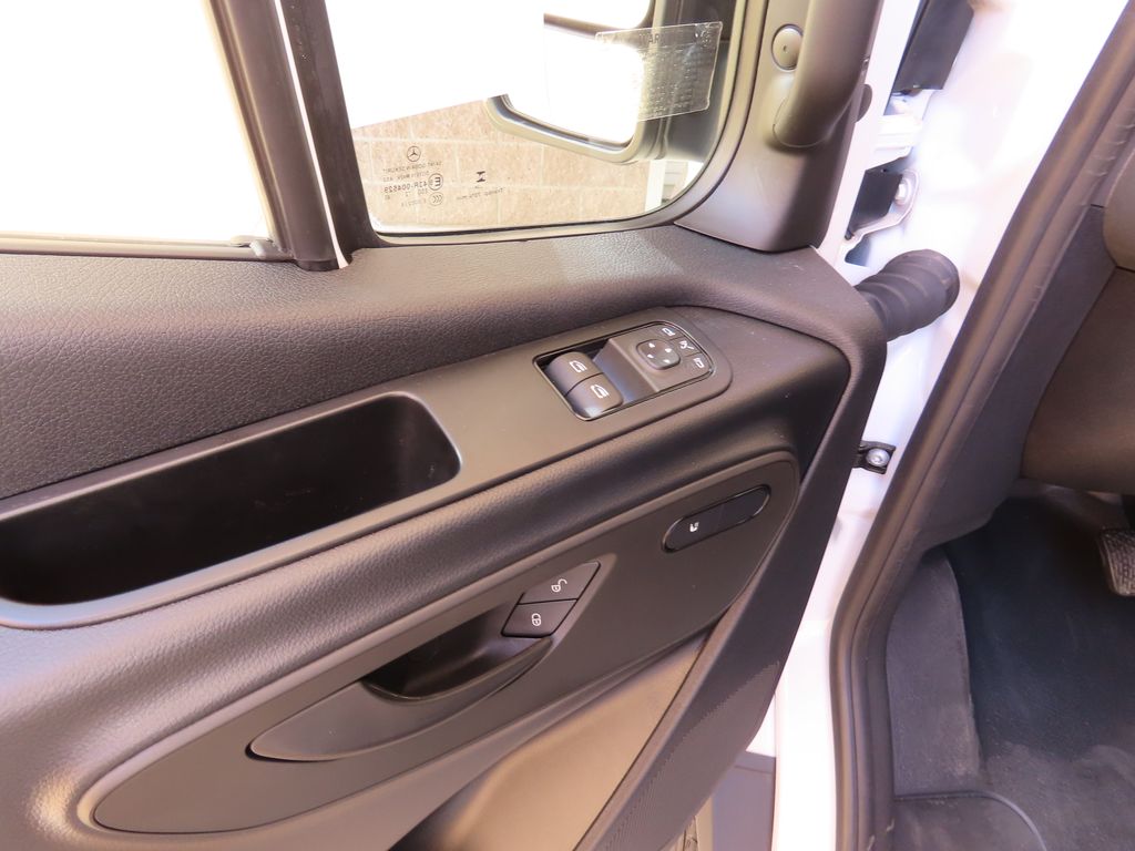 Thumbnail: 2025 Mercedes-Benz Sprinter - 25