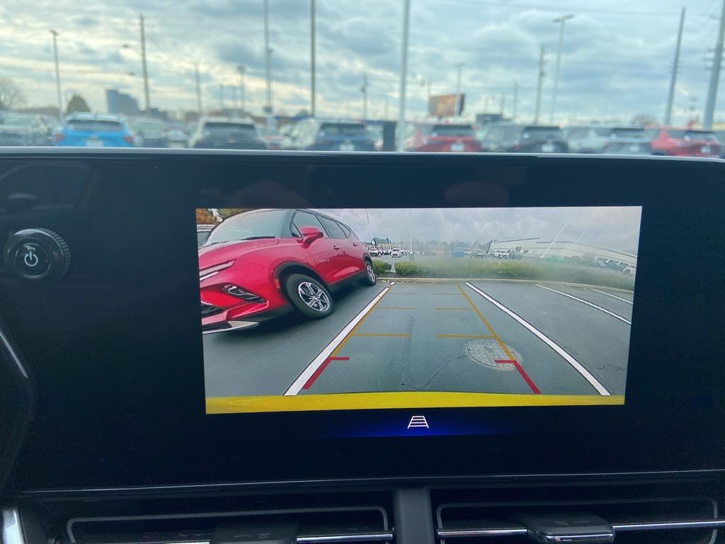 Thumbnail: 2024 Chevrolet Trax - 18