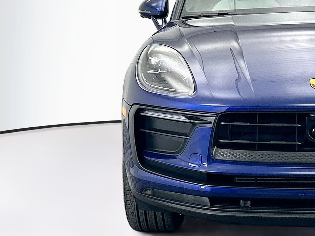 Thumbnail: 2026 Porsche Macan - 12
