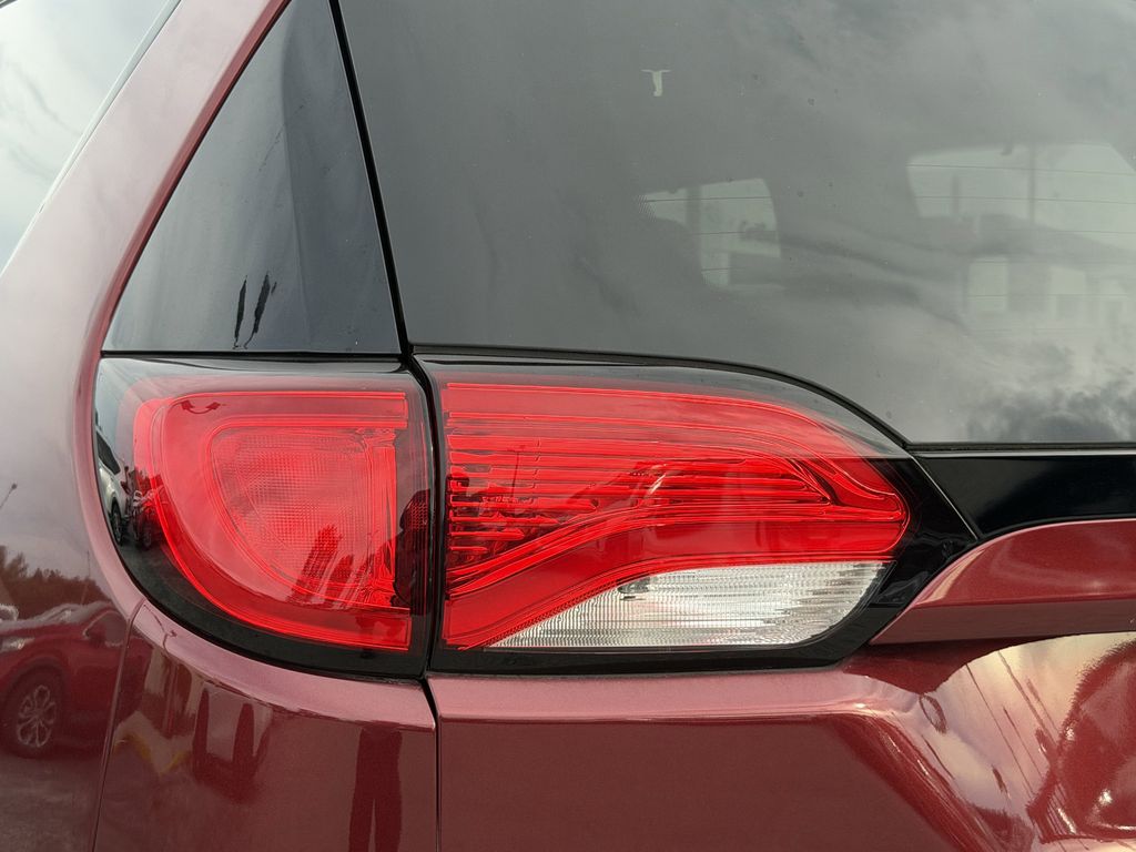 used 2019 Chrysler Pacifica car, priced at $15,392