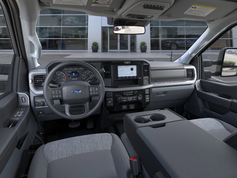 2026 Ford Super Duty F-350 DRW XLT