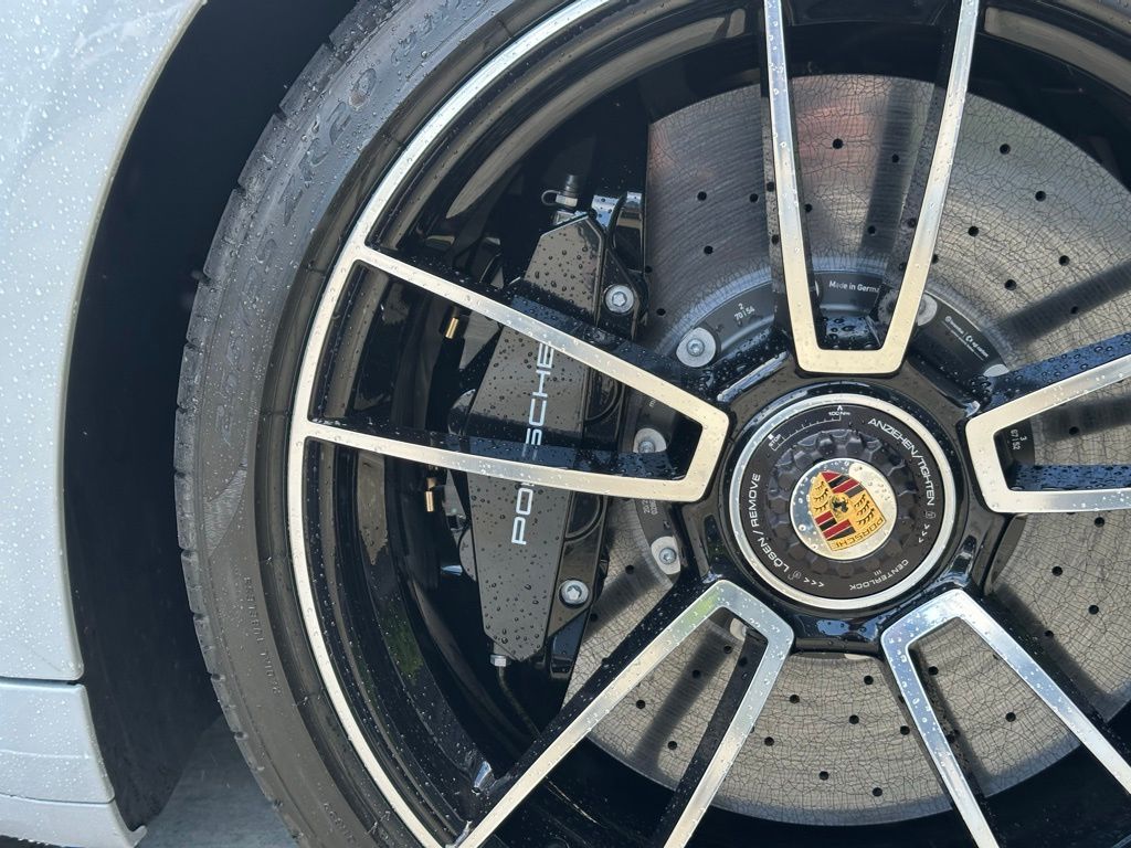 Thumbnail: 2025 Porsche 911 - 16