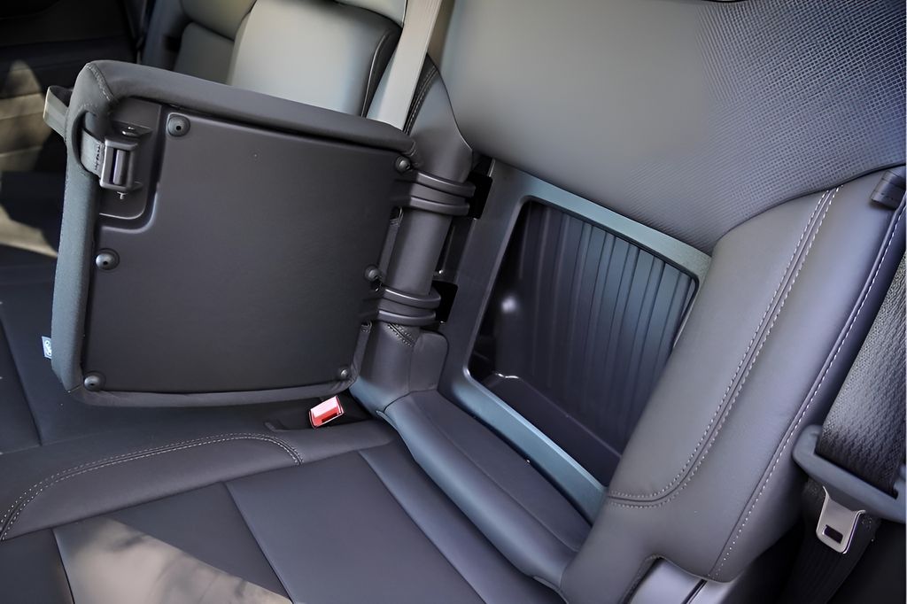 New 2026 White GMC SLT image 34