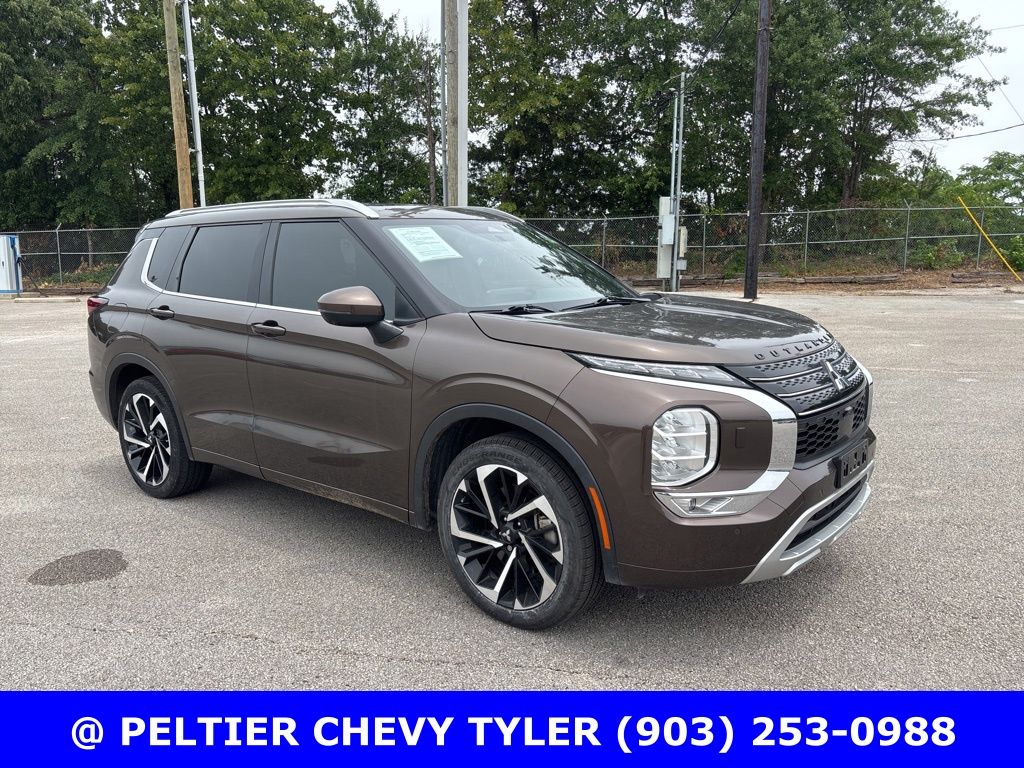 Deep Bronze Metallic 2022 Mitsubishi Outlander SEL S-AWC SUV / Crossover All-Wheel Drive Continuously Variable Transmission