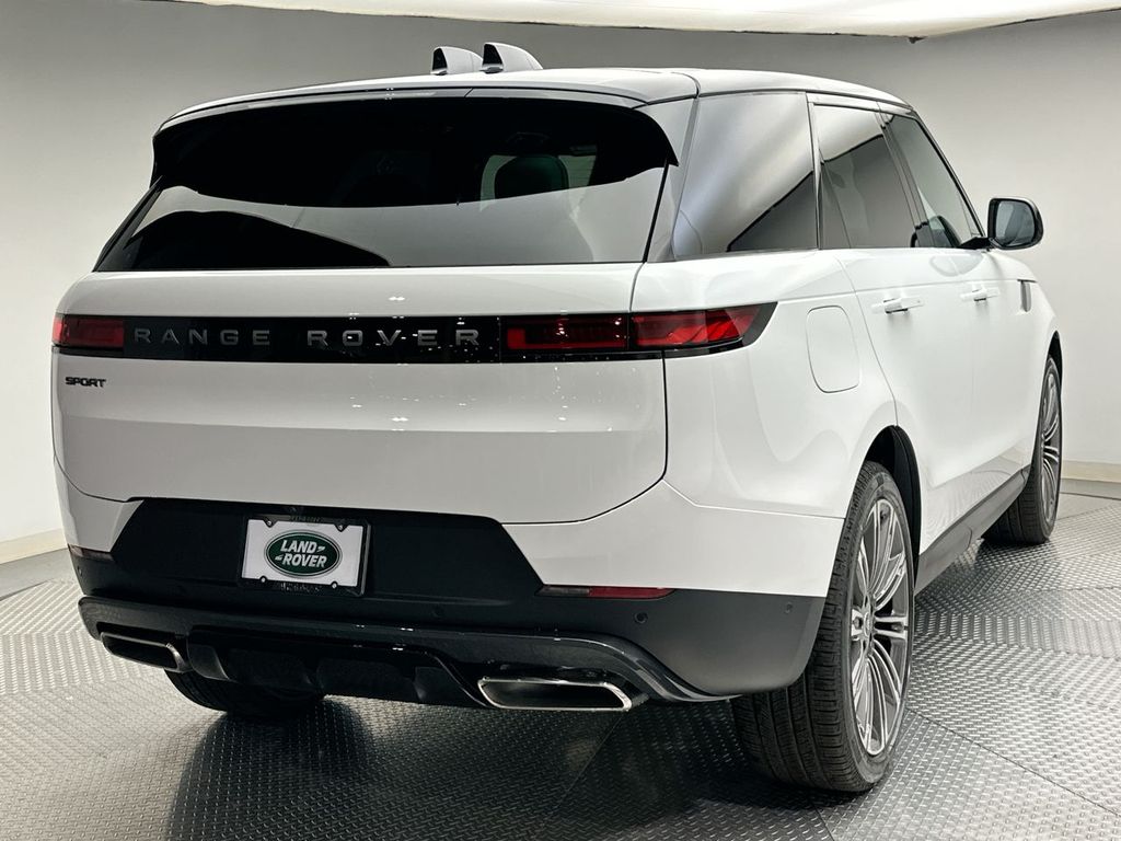 2025 Land Rover Range Rover Sport SE 3