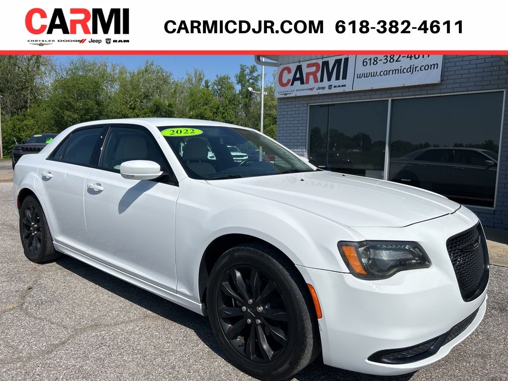Bright White Clearcoat 2022 Chrysler 300 Sedan Rear-Wheel Drive 8-Speed Automatic