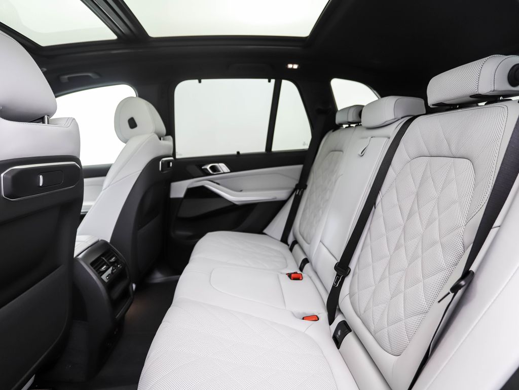 Thumbnail: 2026 BMW X5 - 22