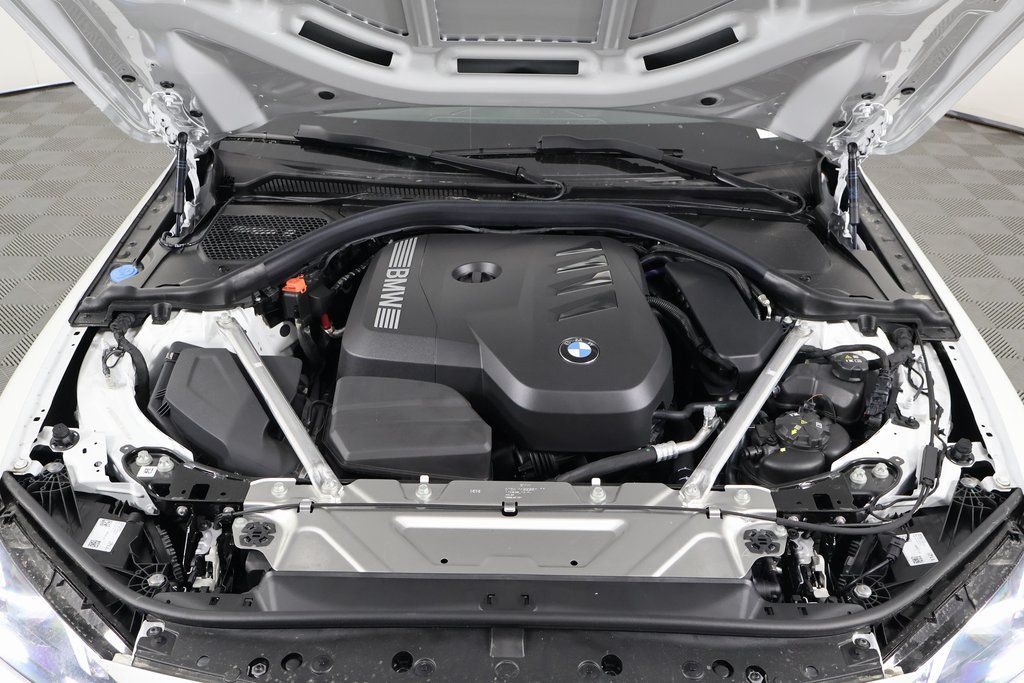 Thumbnail: 2026 BMW 4 Series - 10