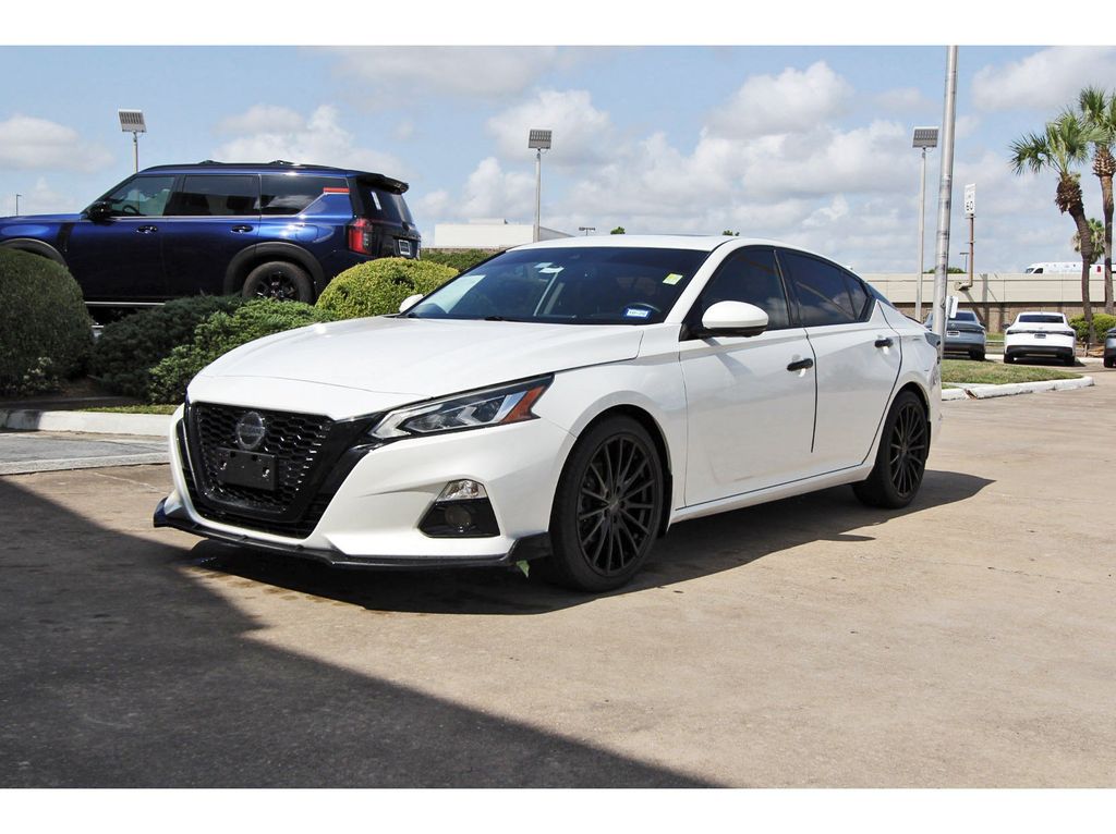 2020 Nissan Altima 2.5 Platinum White at Emmons Autoplex
