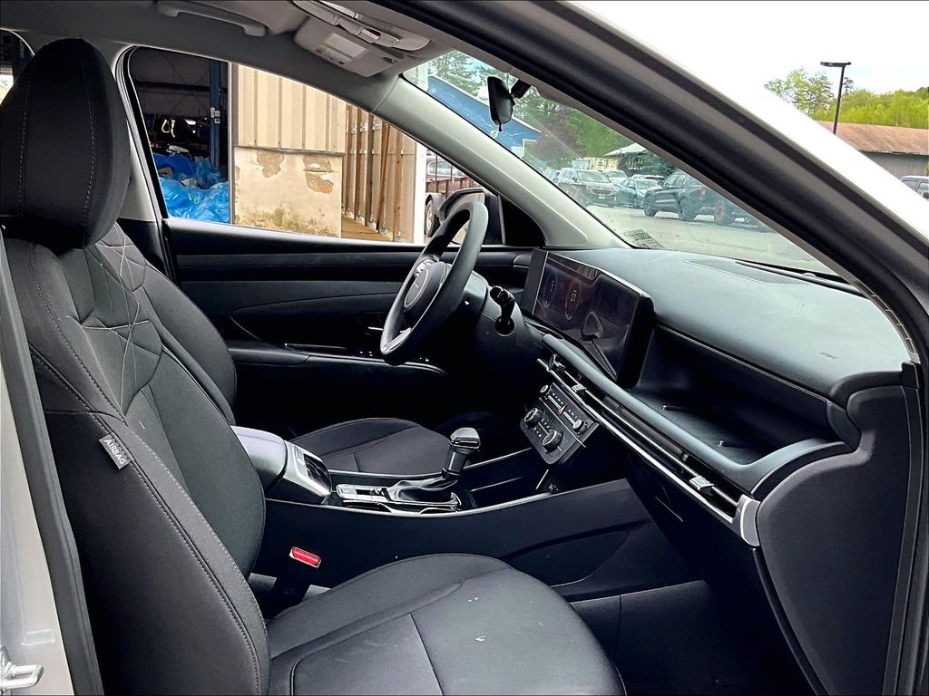 2025 Hyundai Tucson — photo 14