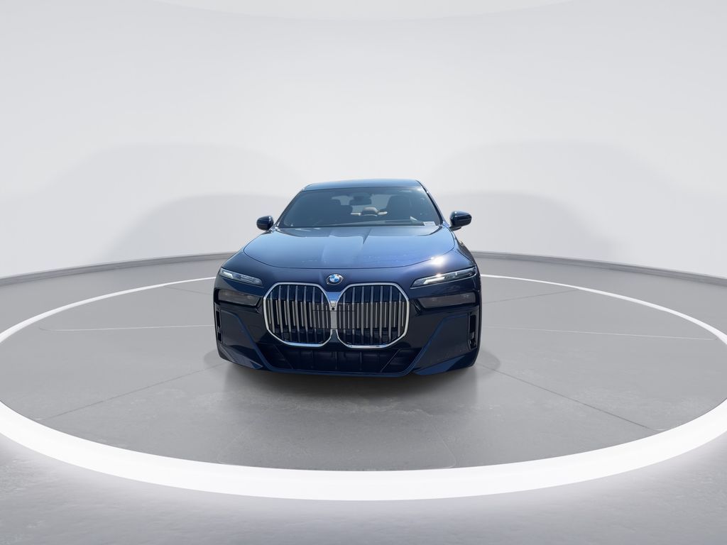 Thumbnail: 2026 BMW 7 Series - 3