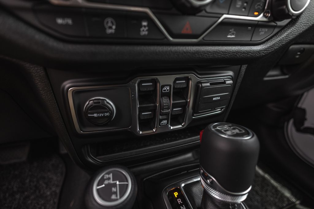 2026 Jeep Gladiator 85th Anniversary Edition thumbnail 21