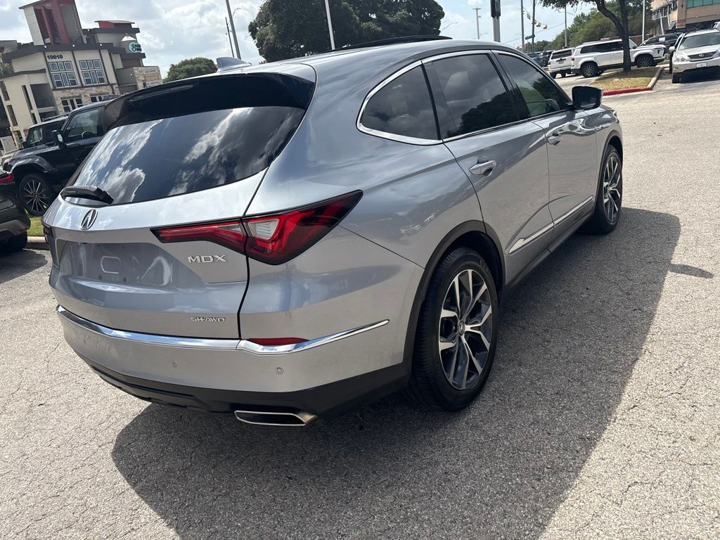 Thumbnail: 2022 Acura MDX - 5