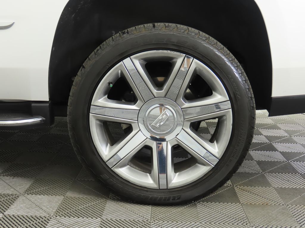 2017 Cadillac Escalade Luxury 32