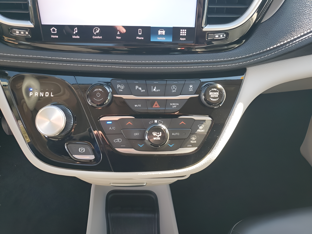 Used Car 2023 Chrysler Pacifica  Touring L For Sale Under $40,000 In Austin, Texas